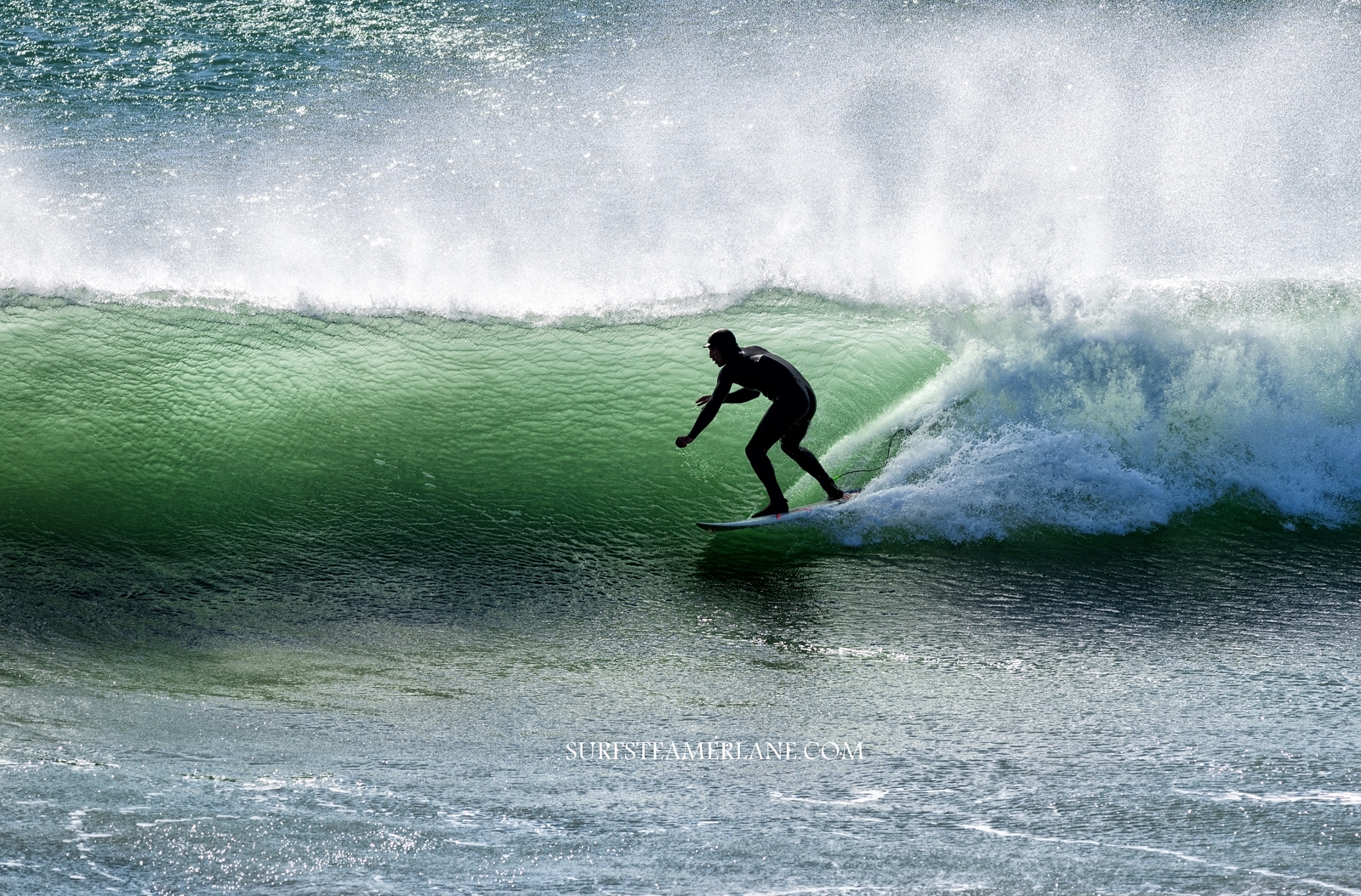 Beach break surfing, Steamer Lane-The Slot