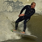 Making the most of the small waves, Joss Bay