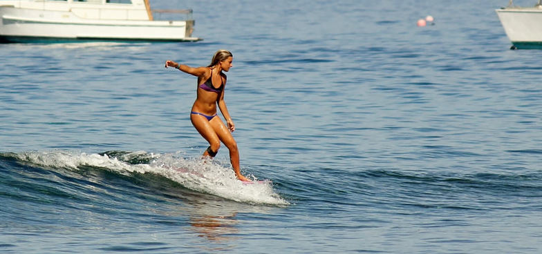 Longboarding at the Lahaina Harbor, Lahaina Breakwall/Harbour