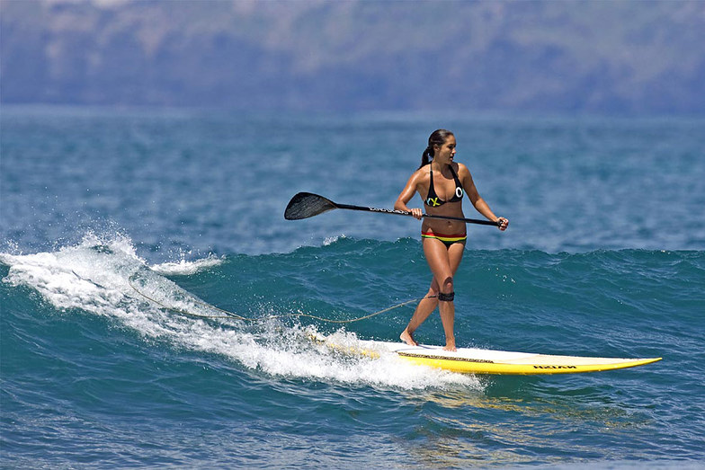 Elle is having fun on SUP at the Lahaina Harbor, Lahaina Breakwall/Harbour