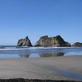 Very low tide, Wharariki Beach