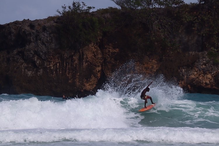 Winter swell, Boston Bay