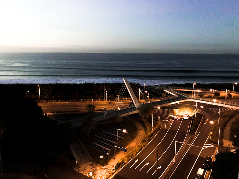 Tsujido Beach surf break