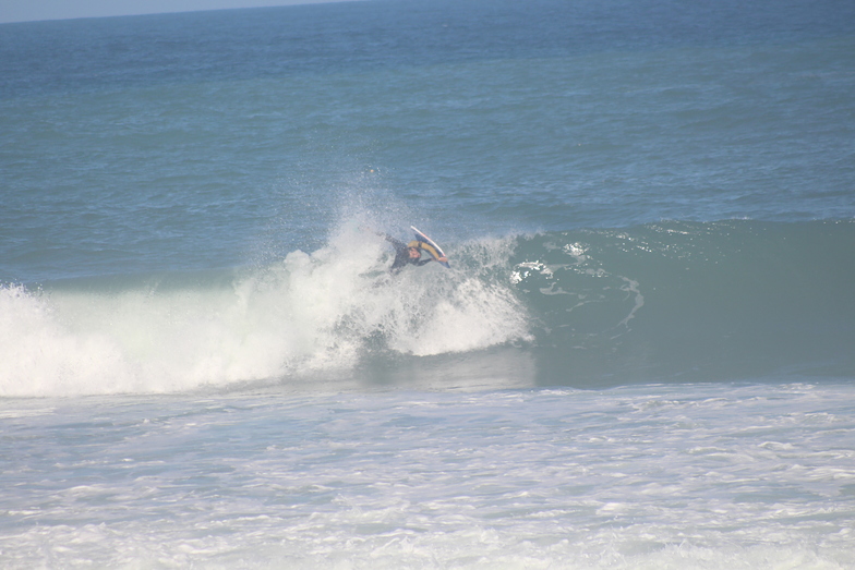 Kbeir surf break