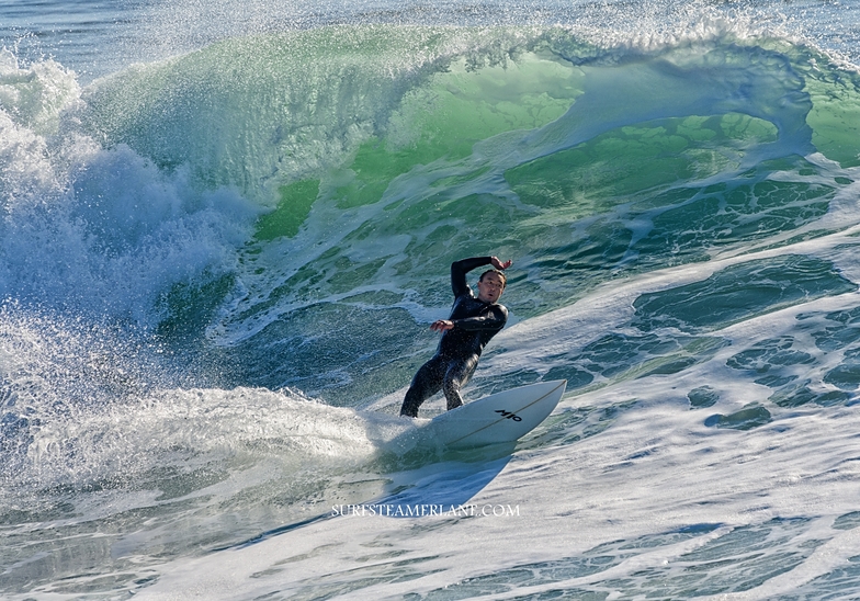 Big move at the Point, Steamer Lane-The Point