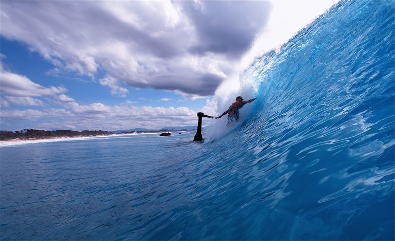 Blue Wave, Byron Bay - The Wreck