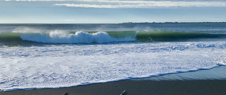 Exploding 4 to 6 feet winter day, Damon Point