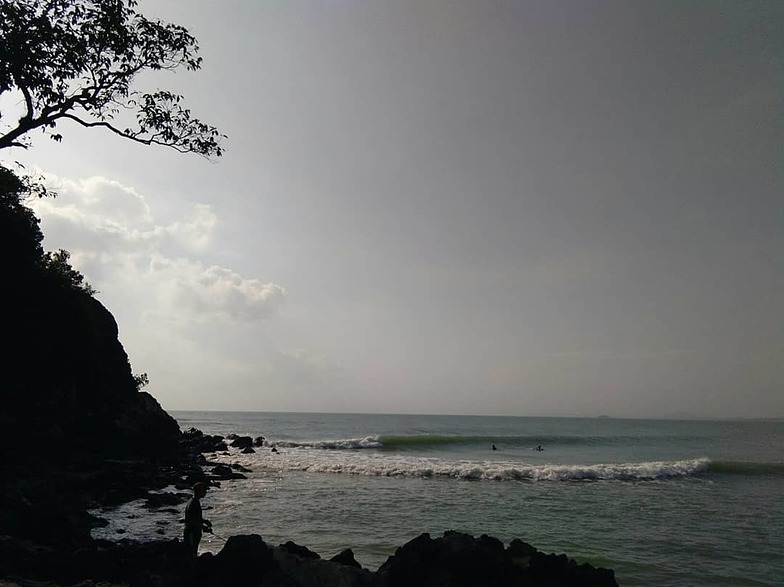 Cherating surf break