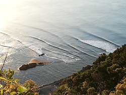 A small day with good lines, Whakatane Heads photo