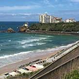 View from top of the ‚falaises‘ on to La plage de la Côte des Basques, Biarritz - Cote des Basques
