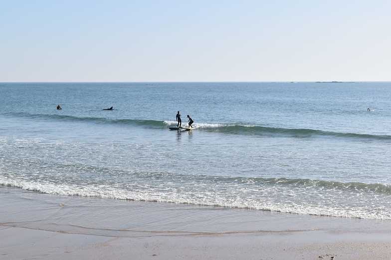 Sharing fun waves, Ofir