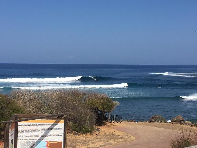 Pointe des Trois Bassins surf break