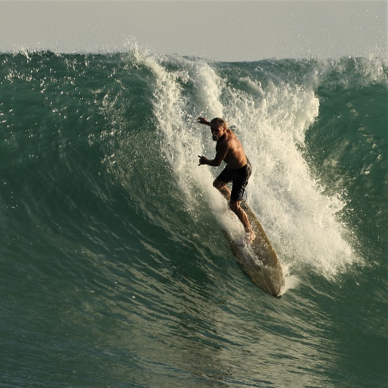 Big Boards Hollow waves, Lagundri - The Point