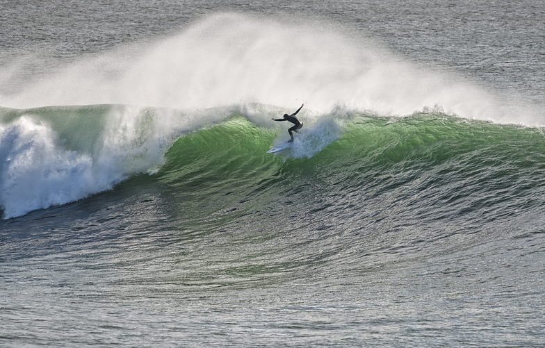 Big day at Middle Peak, Steamer Lane-Middle Peak