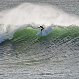 Big day at Middle Peak, Steamer Lane-Middle Peak