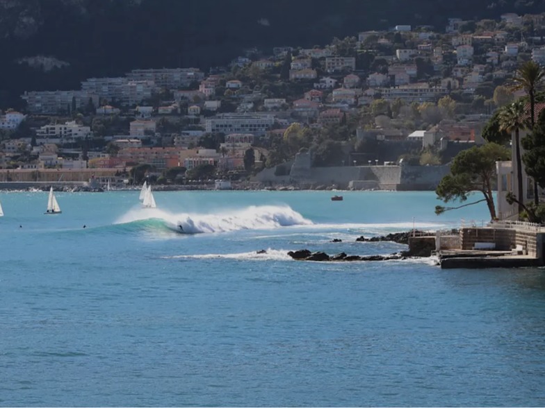 Villefranche sur Mer surf break