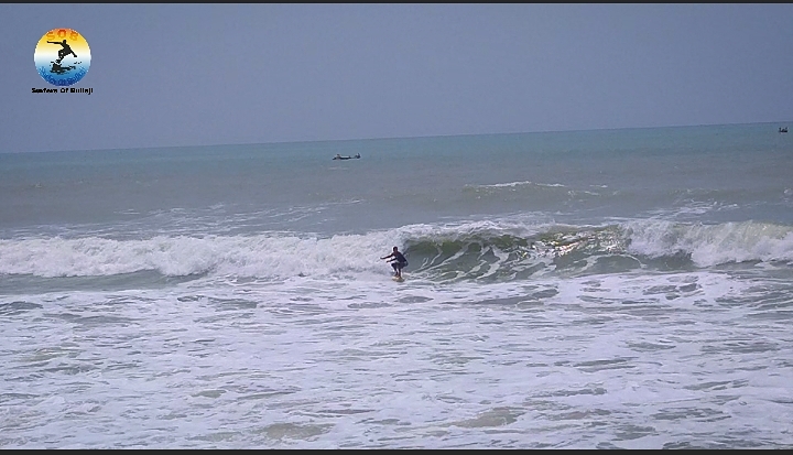 Surfing in Pakistan, Hawkes Bay (Karachi)