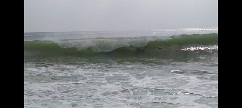 Surfing in Pakistan, Hawkes Bay (Karachi)