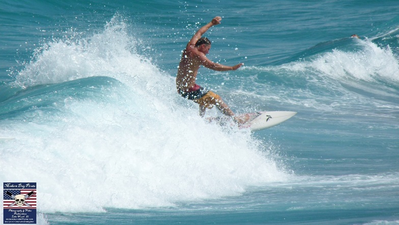 Lake Worth Pier surf break