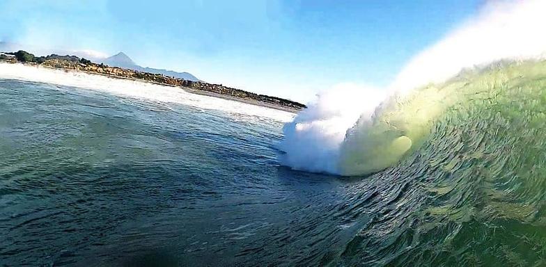 Bell Block Reef surf break