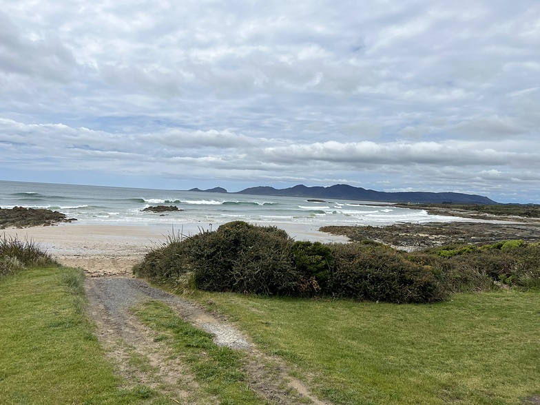 Mini Bluff surf break