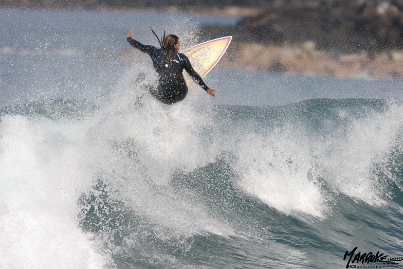 La Izquierda surf break