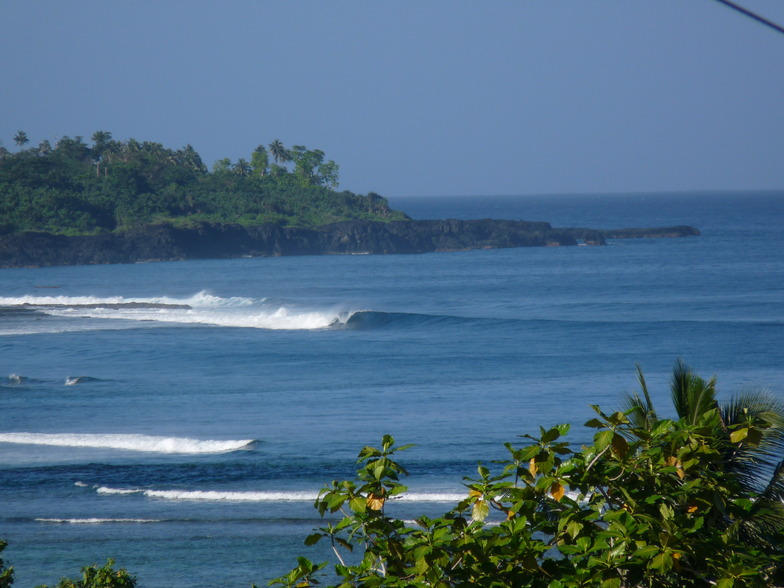 Salailua surf break
