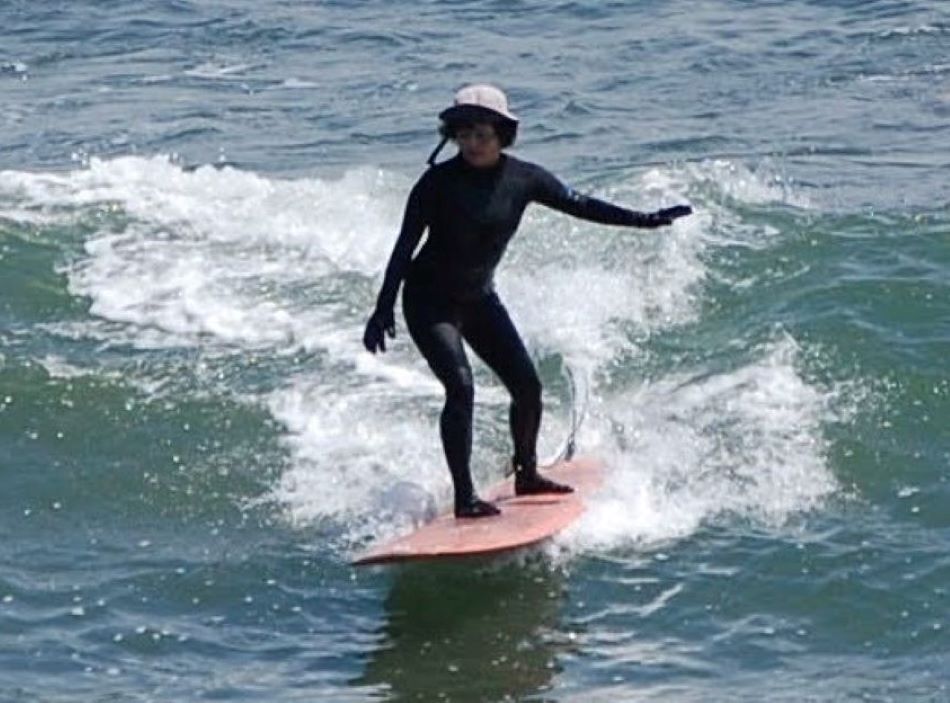 Santa Cruz surfer girl, Pleasure Point-Insides