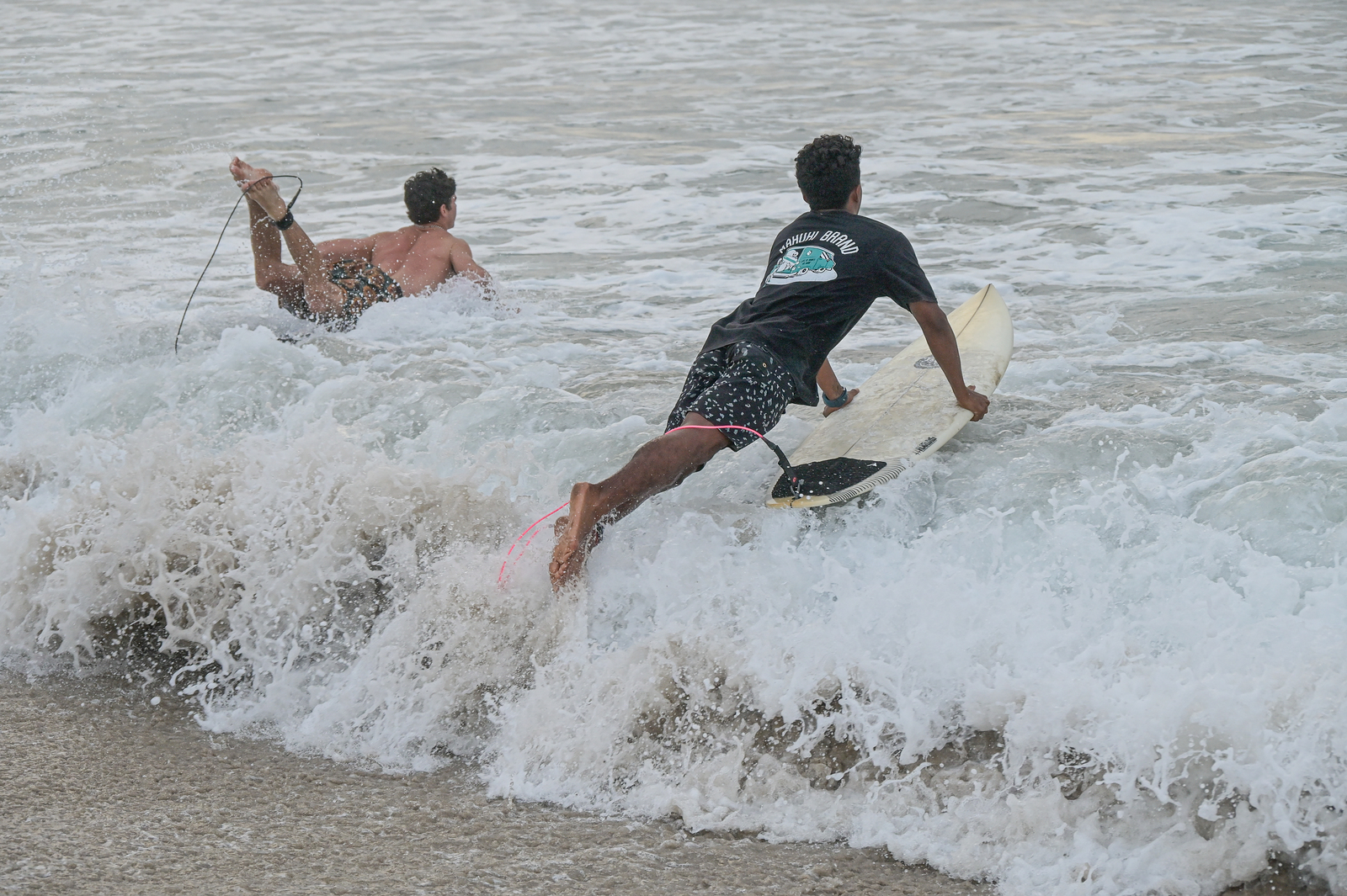 Let's go surfing now, Guiones