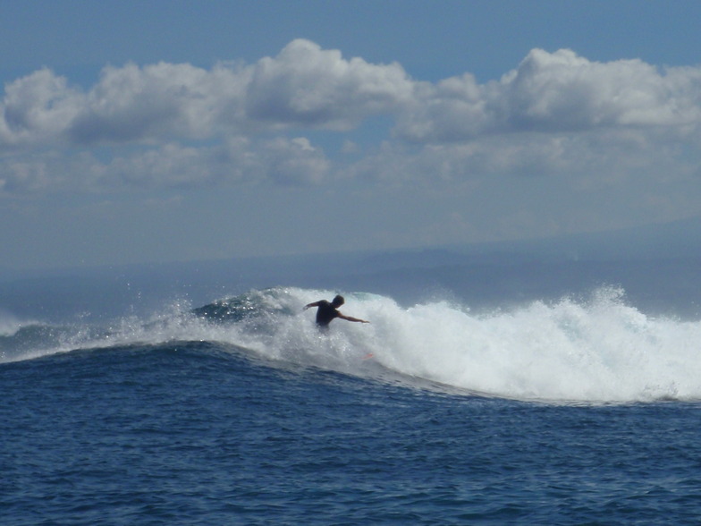 Shipwrecks (Nusa Lembongan) surf break