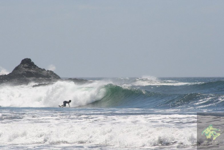 Main beach left, El Transito