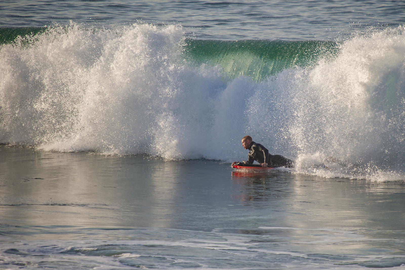 Atardecer Surfeando en Zurriola, Playa de Gros