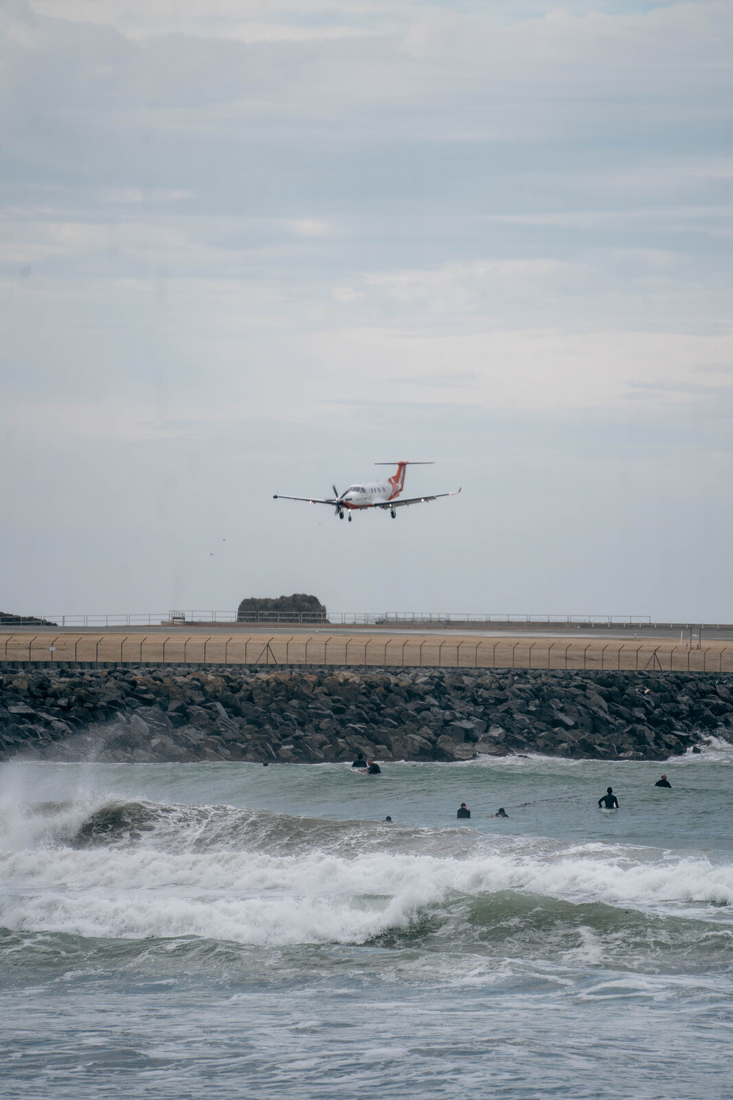 Aircraft coming in over the point, Lyall Bay