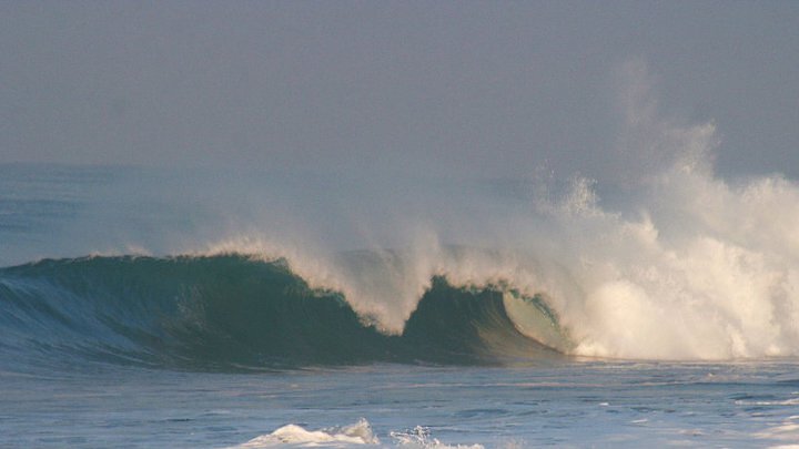 Glassy barrels, Monterrico