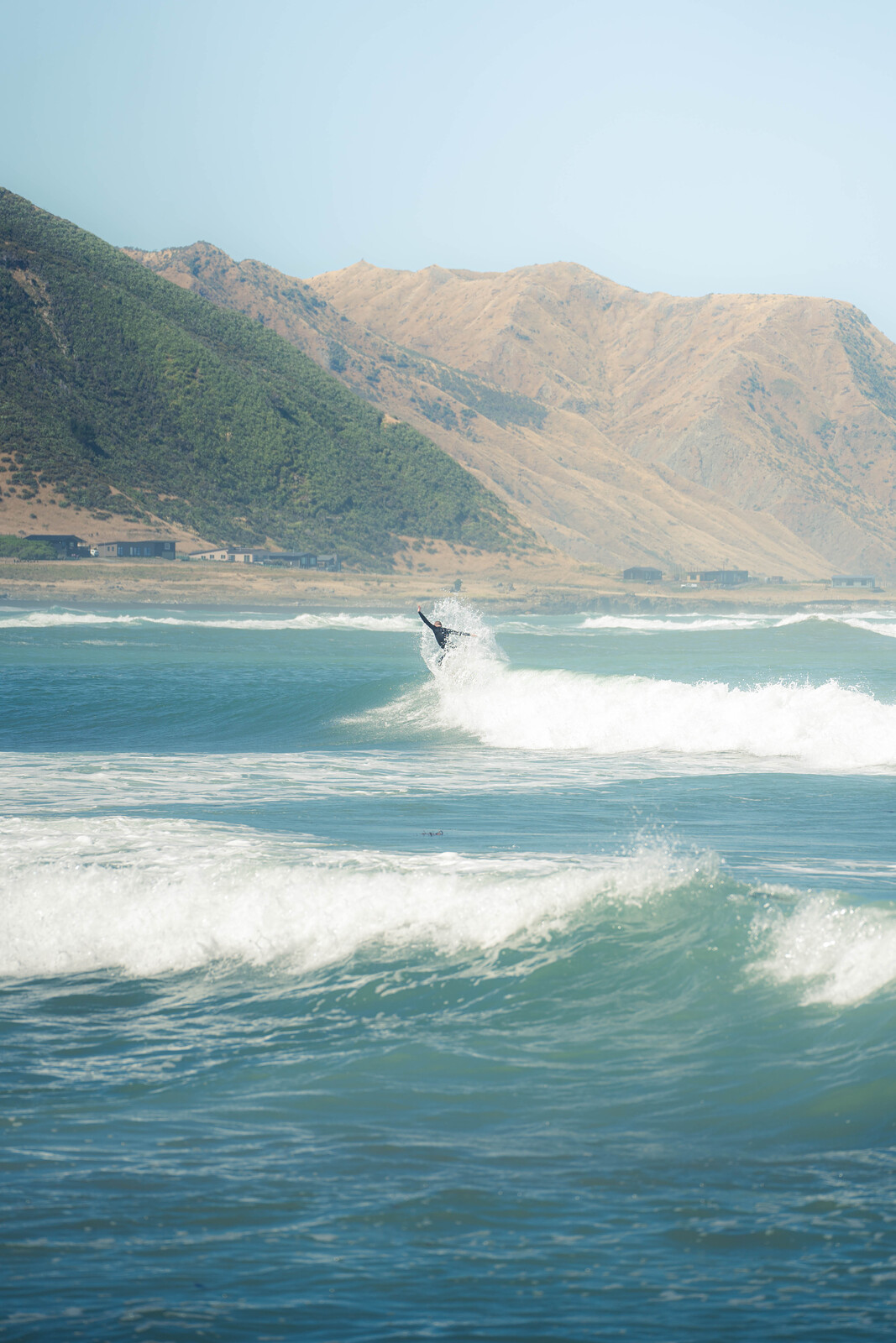 FS snap on a mellow wave, Tora-Bombora