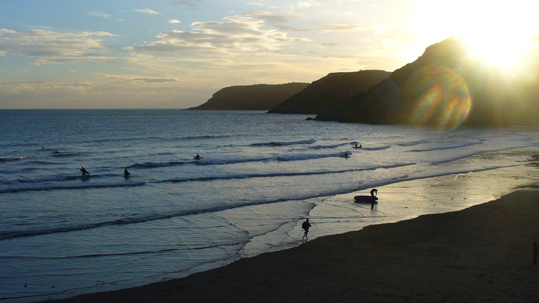 Caswell Bay surf break