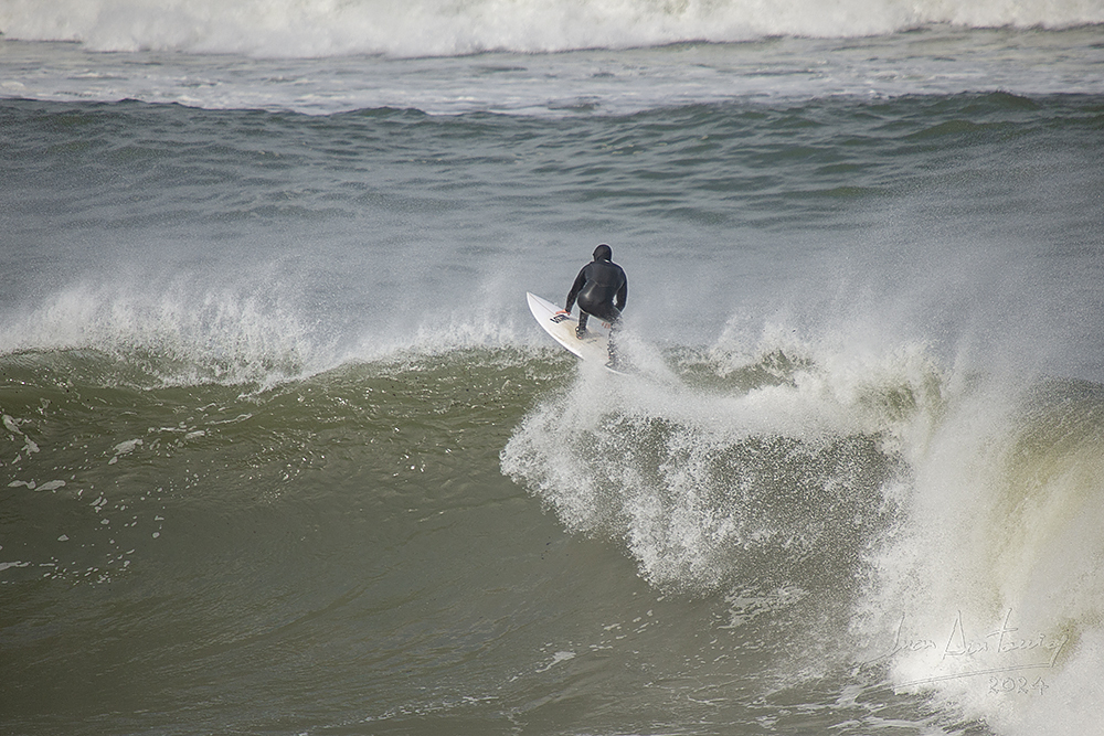 Surfeando en Zurriola, Playa de Gros
