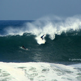 not identified surfer in a big drop!, Canto do Leblon