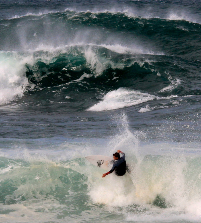 Ripping Coogee as a Set rolls in 
