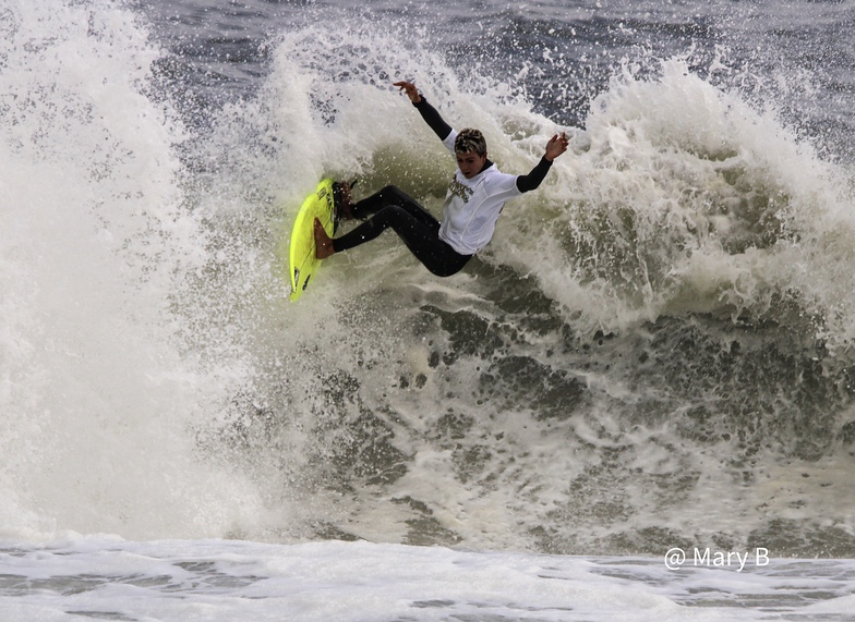 Belmar Fishing Pier surf break