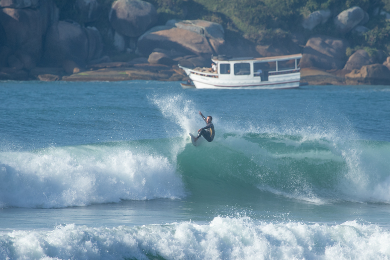 Praia Mole surf break
