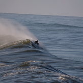 Perfect winter surf at Cobden Breakwater