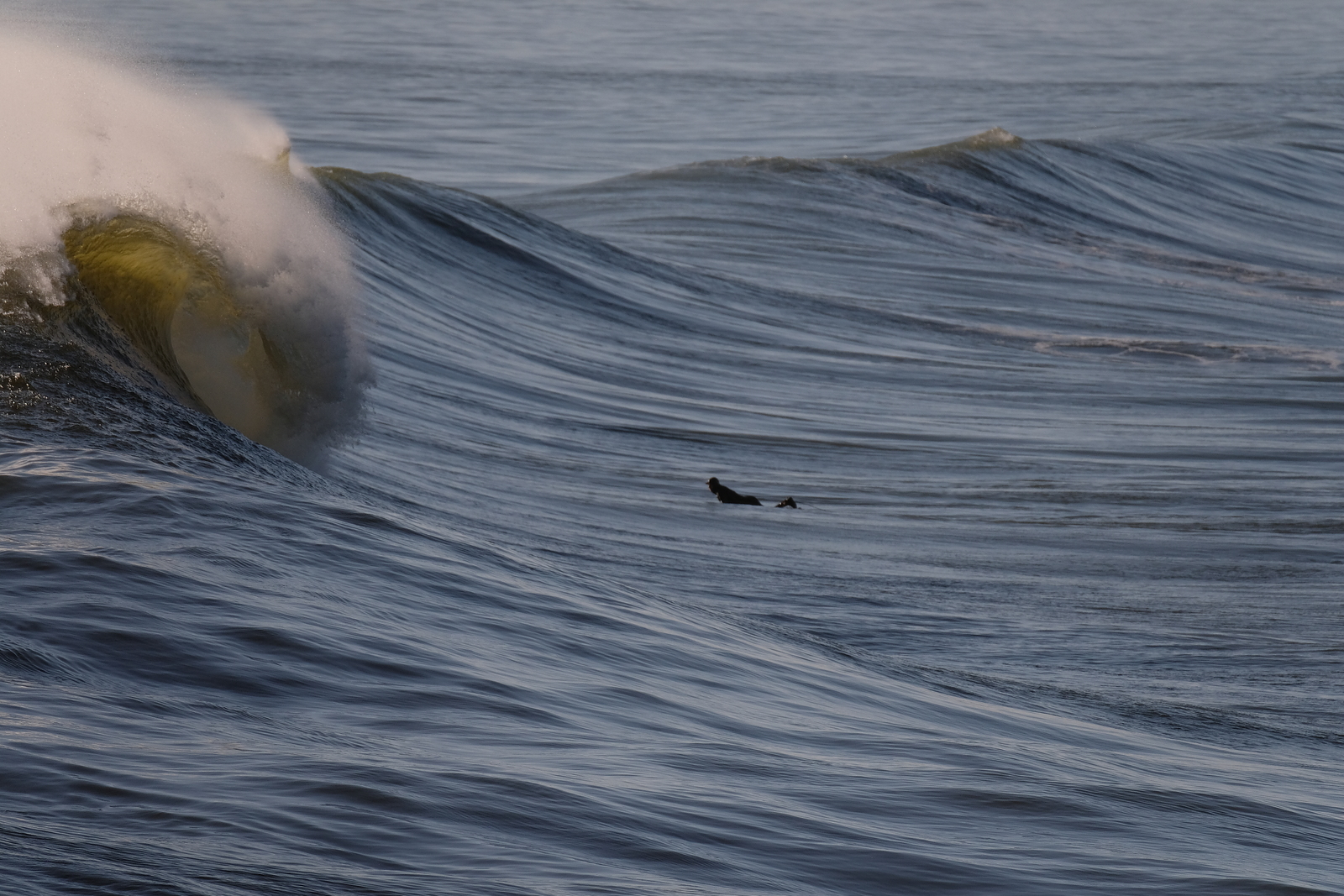Perfect winter surf at Cobden Breakwater