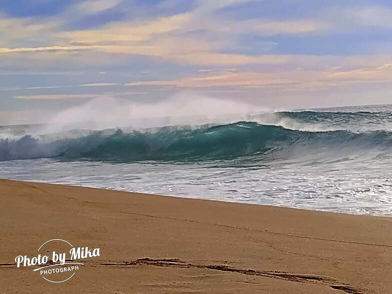 "Little Pipeline" Keeau Beach, O'ahu Hawai'i, Makaha (Outside)