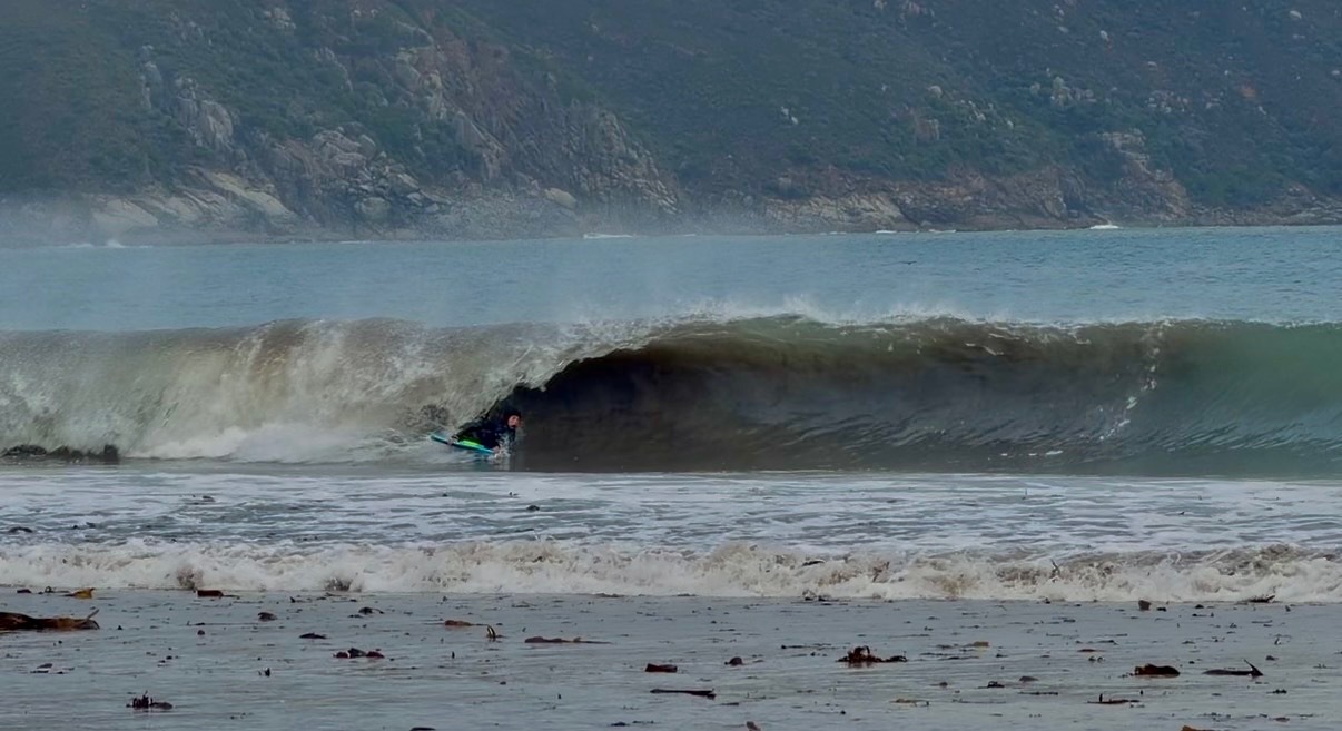 Fun shorebreak, Hout Bay