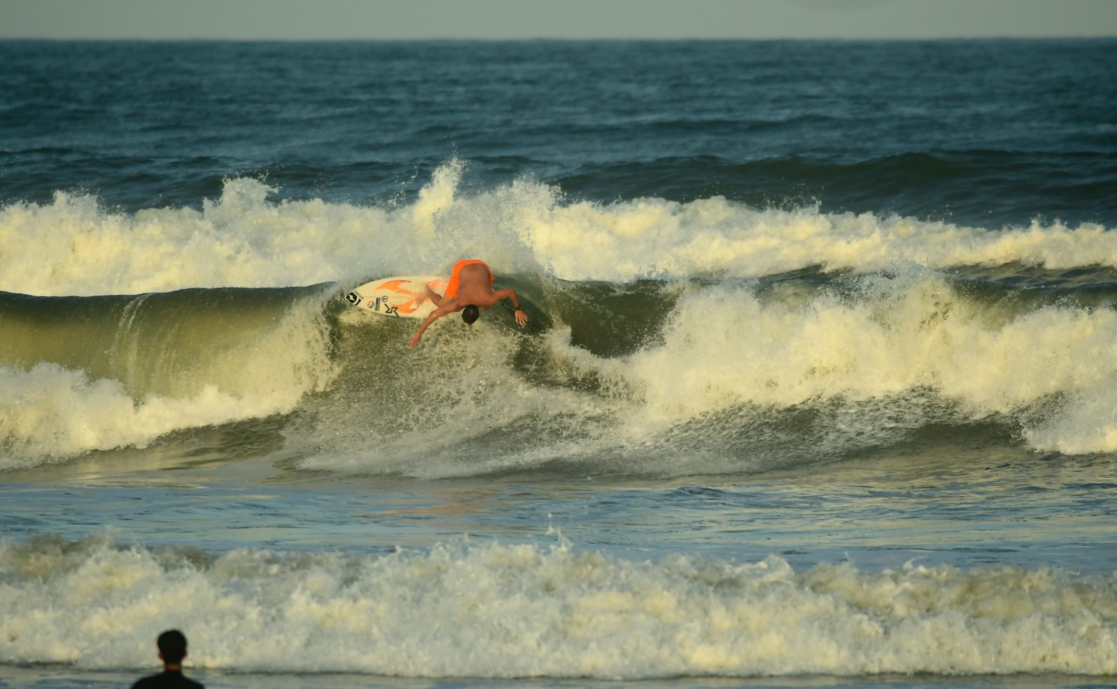 Surf de Backside em Bertioga, Praia da Bertioga