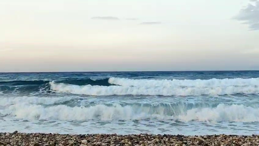 Windless fun waves, Apollonas (Naxos)