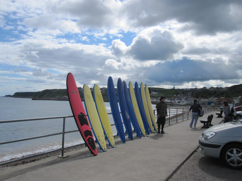 Lining up the surf boards, Cullen