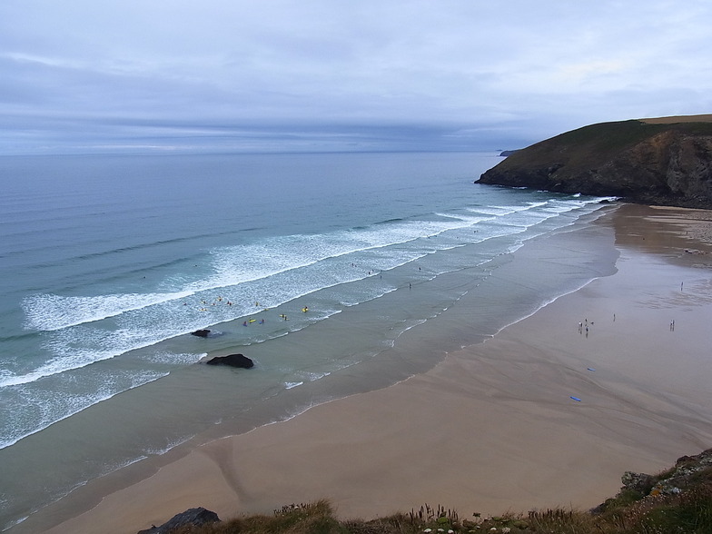 Ideal conditions for surfing at Mawgan Porth, Cornwall