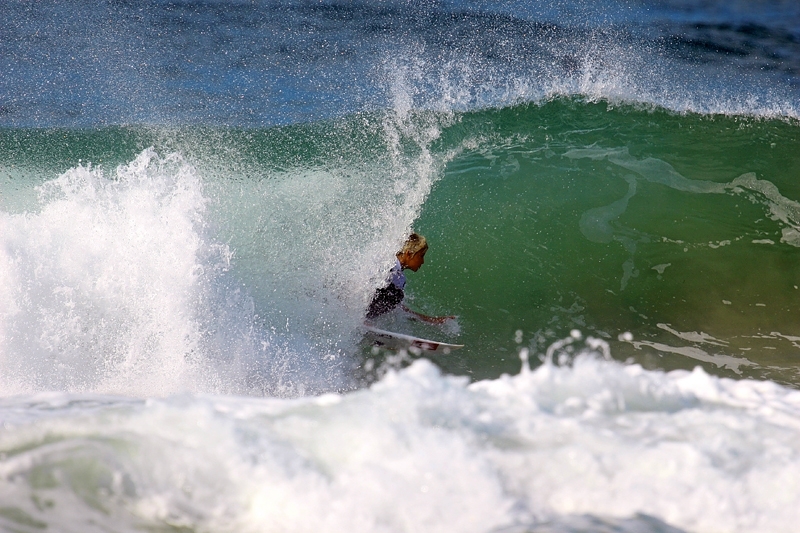 Grommet surfing Duranbah